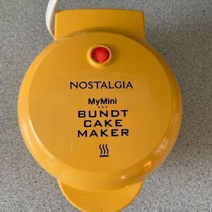 Nostalgia My Mini Bundt Cake Maker